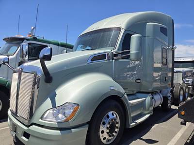 Kenworth T680 Tri Axle Sleeper Semi Truck - Raised Roof Sleeper, Paccar 510HP, 10 Speed Manual