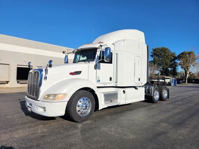 Peterbilt 386 Sleeper Semi Truck - Raised Roof Sleeper, Paccar 431HP, 10 Speed Manual
