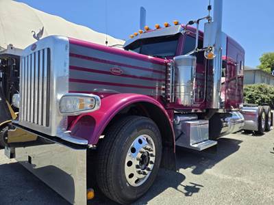 Peterbilt 389 Sleeper Semi Truck - 63" Flat Top Sleeper, Cummins 550HP, 18 Speed Manual