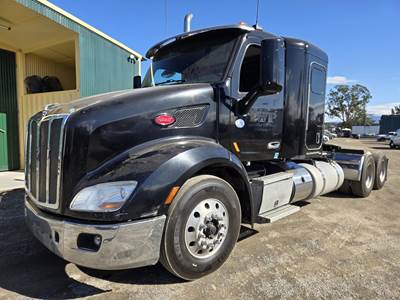 Peterbilt 579 Sleeper Semi Truck - Flat Top Sleeper, Paccar 500HP, 13 Speed Manual