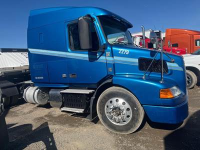 Volvo VNM64T630 Sleeper Semi Truck - Mid Roof Sleeper, D13 425HP, 10 Speed Manual