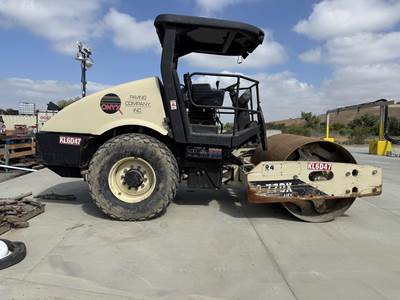 Ingersoll-Rand SD77DX Smooth Drum Roller Compactor