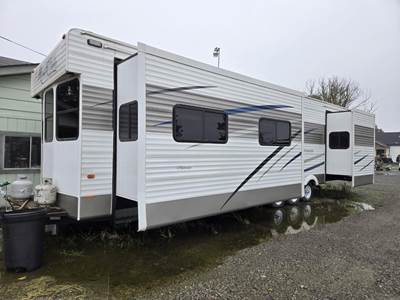 Forest River 40ft Trailer