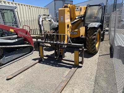 JCB 509-42 Telehandler - 9000lb Capacity, 42ft Lift Height, 28ft Reach