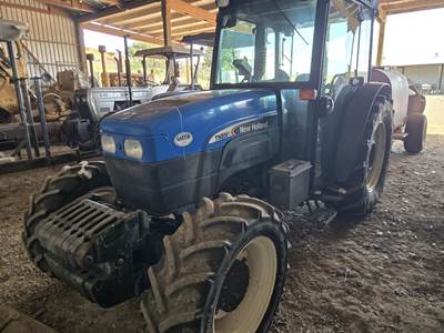 New Holland TN85FA 4WD Tractor - 85 HP