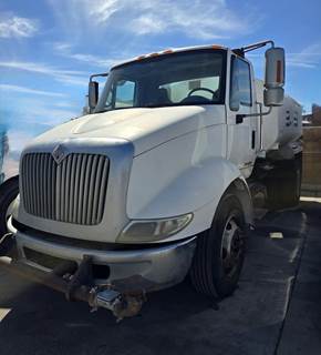 International TranStar 8600 2000 Gallon Water Truck - Cummins 300HP, 6 Speed Manual