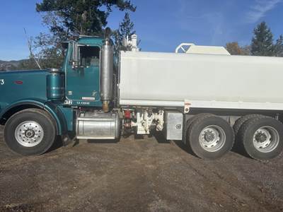 Peterbilt 357 3800 Gallon Water Truck - Caterpillar 475HP, 18 Speed Manual