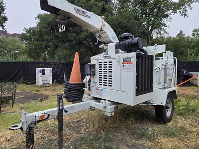 Bandit INTIMIDATOR 12XP Towable Wood Chipper