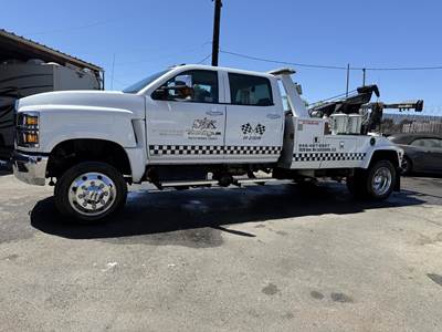 Chevrolet Silverado 5500HD Wrecker Tow Truck - International, Automatic