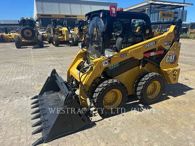 Caterpillar 242D3 Mini Skid Steer
