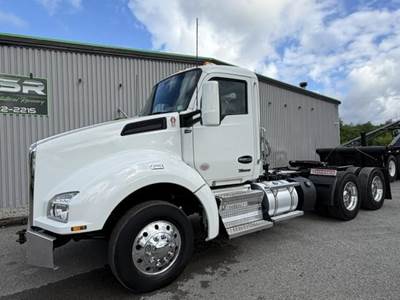 Kenworth T880 Day Cab Truck - Paccar 455HP, 12 Speed Amt
