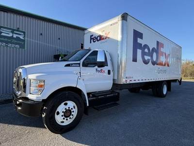 Ford F-650 26 ft Box Truck - 375HP, 6 Speed Automatic, Roll up Door, Liftgate