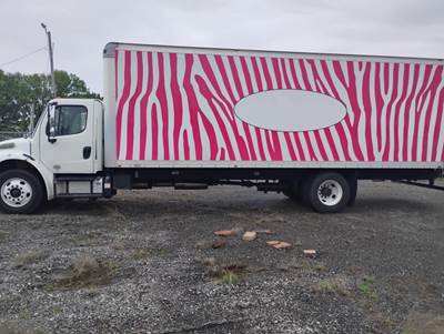 Freightliner M2 106 26 ft Box Truck - 300HP, 6 Speed Automatic, Roll up Door, Liftgate