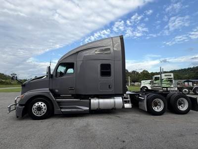 Kenworth T680 Sleeper Semi Truck - 76" Raised Roof Sleeper, Paccar 485HP, 12 Speed Amt