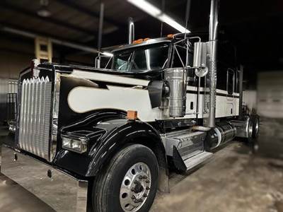 Kenworth W900 Sleeper Semi Truck - Cummins 400HP