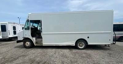 Ford F-59 Single Axle Step Van - 430HP, 6 Speed Automatic