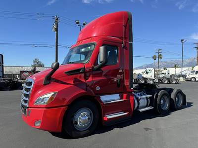 Freightliner Cascadia 116 Day Cab Truck - Detroit 410HP, 12 Speed Dt12 Automatic