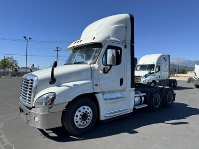 Freightliner Cascadia 125 Day Cab Truck - Detroit 455HP, 12 Speed Dt12 Automatic
