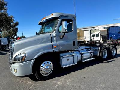 Freightliner Cascadia 125 Day Cab Truck - Detroit 540HP, 12 Speed Dt12 Automatic