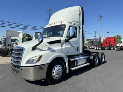 Freightliner Cascadia 126 Day Cab Truck - Detroit 455HP, 12 Speed Dt12 Automatic