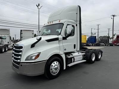 Freightliner Cascadia 126 Day Cab Truck - Detroit 455HP, 12 Speed Dt12 Automatic