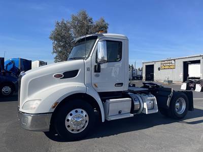 Peterbilt 579 Single Axle Day Cab Truck - Paccar 455HP, 10 Speed Manual