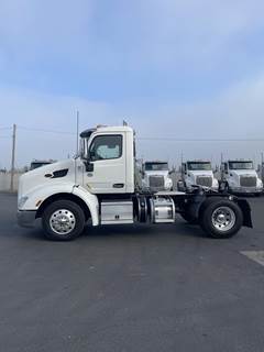 Peterbilt 579 Single Axle Day Cab Truck - Paccar 430HP, 12 Speed Automatic