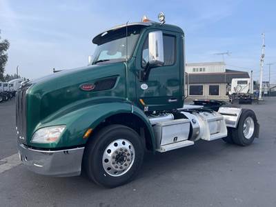 Peterbilt 579 Single Axle Day Cab Truck - Paccar 430HP, 12 Speed Automatic