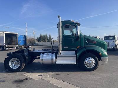 Peterbilt 579 Single Axle Day Cab Truck - Paccar 430HP, 12 Speed Automatic