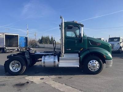 Peterbilt 579 Single Axle Day Cab Truck - Paccar 430HP, 12 Speed Automatic