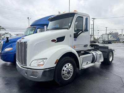 Peterbilt 579 Single Axle Day Cab Truck - Paccar 430HP, 12 Speed Automatic