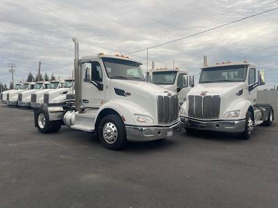 Peterbilt 579 Single Axle Day Cab Truck - Paccar 455HP, 10 Speed Manual