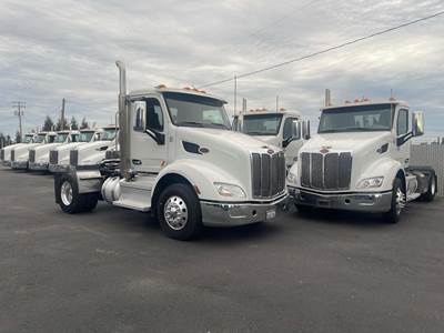 Peterbilt 579 Single Axle Day Cab Truck - Paccar 455HP, 10 Speed Manual