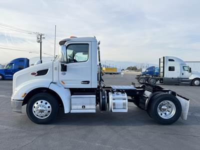 Peterbilt 579 Single Axle Day Cab Truck - Paccar 430HP, 12 Speed Automatic