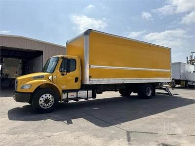 Freightliner M2 106 26 ft Box Truck - 230HP, Automatic, Roll up Door, Liftgate
