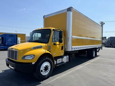 Freightliner M2 106 26 ft Box Truck - 220HP, Automatic, Liftgate
