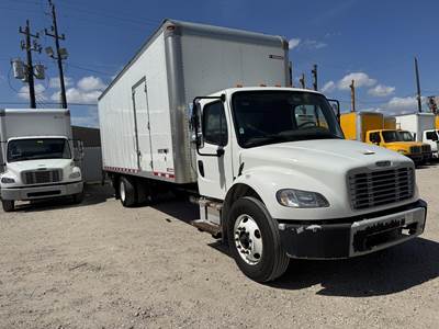Freightliner M2 106 26 ft Box Truck - 240HP, Automatic, Roll up Door, Liftgate
