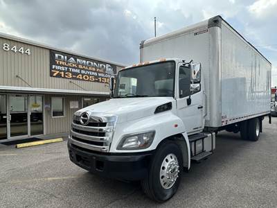 Hino 268 26 ft Box Truck - 230HP, Automatic, Roll up Door, Liftgate