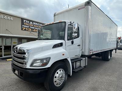 Hino 268 26 ft Box Truck - 230HP, Automatic, Roll up Door, Liftgate