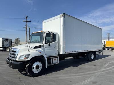 Hino 268 26 ft Box Truck - Automatic, Liftgate
