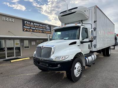 International MV 26 ft Box Truck - 220HP, 6 Speed Automatic
