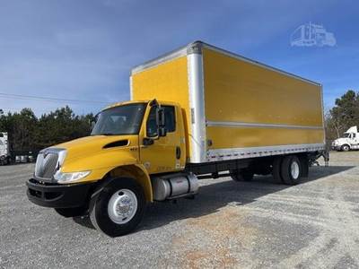 International MV 26 ft Box Truck - 230HP, Automatic, Roll up Door, Liftgate