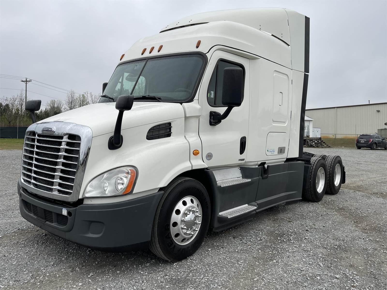 2018 Freightliner Cascadia 113 Sleeper Semi Truck 68" Mid Roof Sleeper, Detroit 450HP, 12