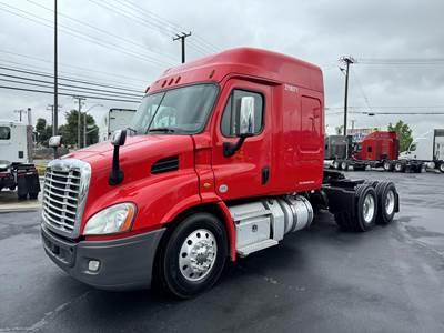 Freightliner Cascadia 113 Sleeper Semi Truck - 59" Mid Roof Sleeper, Detroit 450HP, 10 Speed Manual