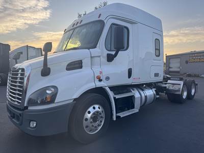 Freightliner Cascadia 113 Sleeper Semi Truck - Mid Roof Sleeper, Detroit 450HP, Automatic
