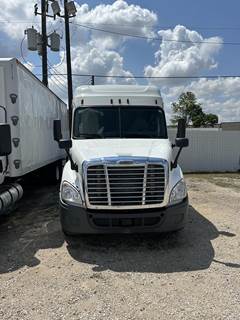 Freightliner Cascadia 113 Sleeper Semi Truck - Mid Roof Sleeper, Detroit 450HP, 12 Speed Dt12 Automatic