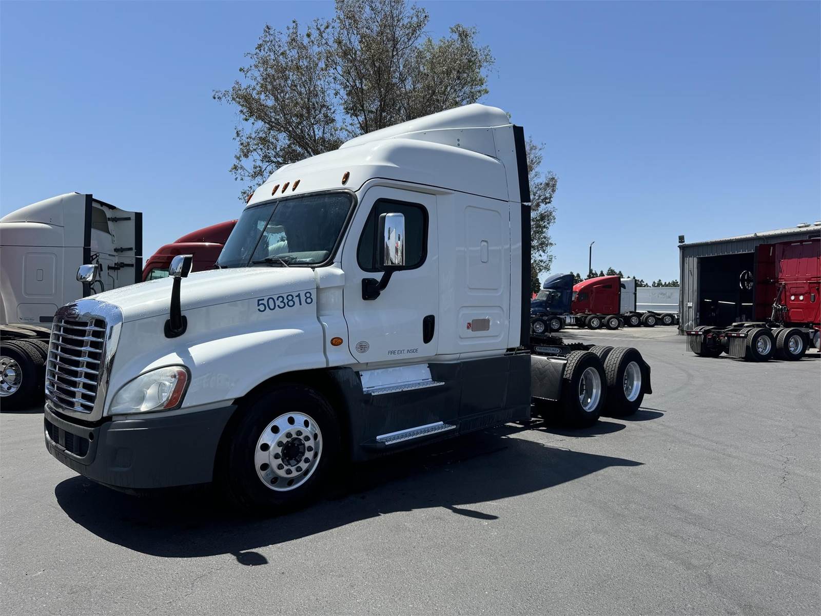 2019 Freightliner Cascadia 125 Sleeper Semi Truck 78" Mid Roof Sleeper, Detroit 450HP, 12