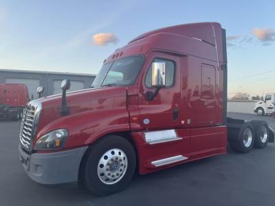Freightliner Cascadia 125 Sleeper Semi Truck - Raised Roof Sleeper, Detroit 450HP, 10 Speed Manual