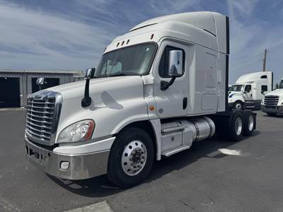 Freightliner Cascadia 125 Sleeper Semi Truck - Mid Roof Sleeper, Detroit 435HP, 12 Speed Dt12 Automatic