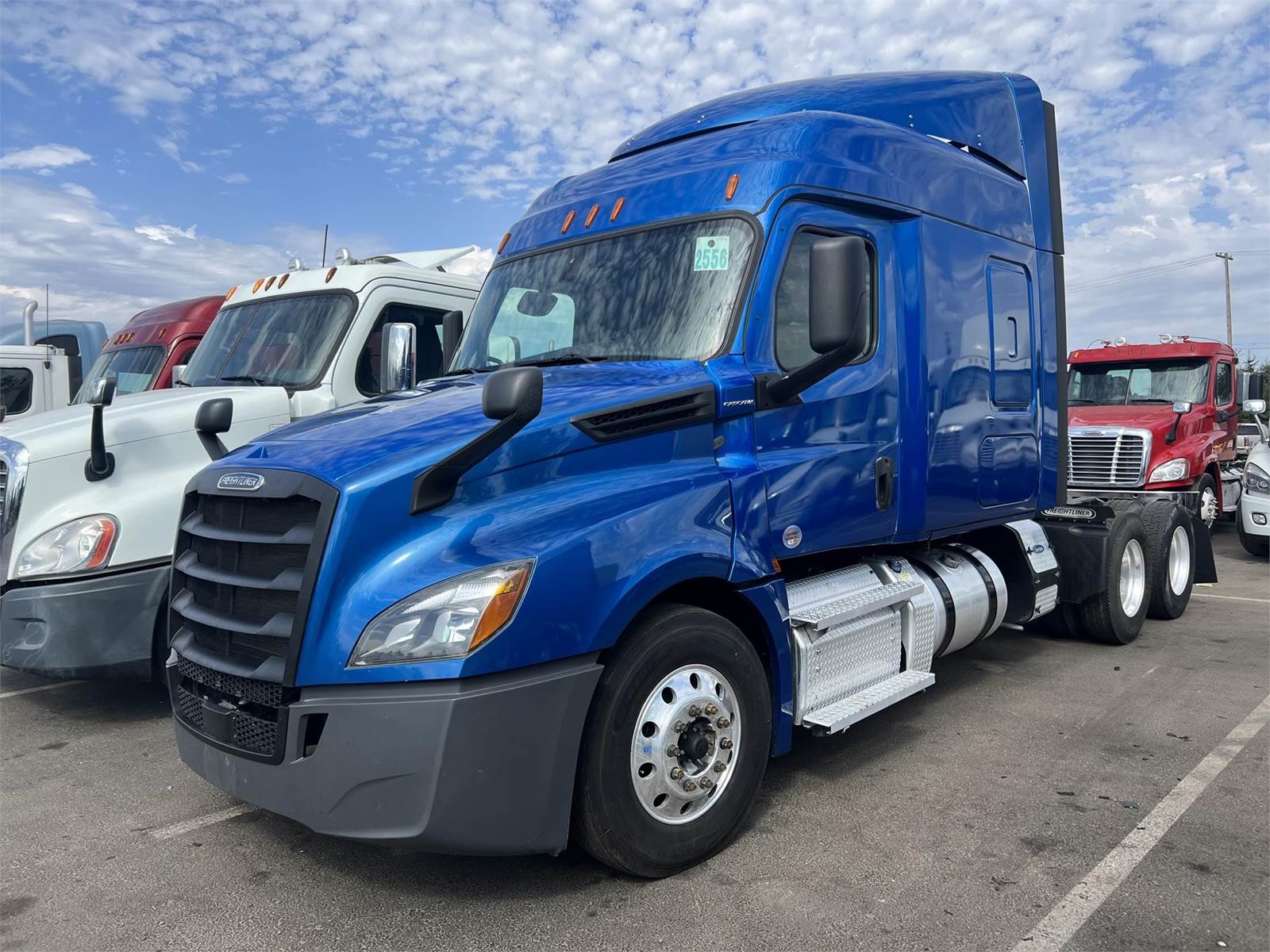 2020 Freightliner Cascadia 126 Sleeper Semi Truck Raised Roof Sleeper